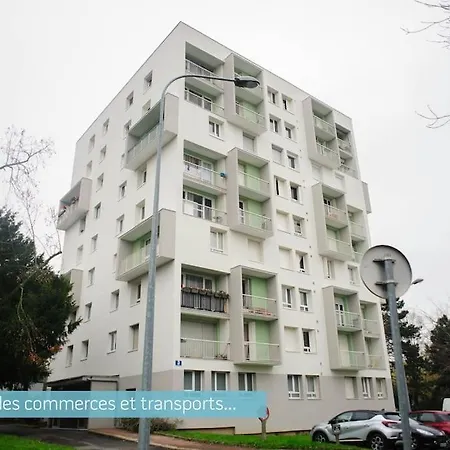 Grand T2 Proche Soleil Et Metro ! * Creteil